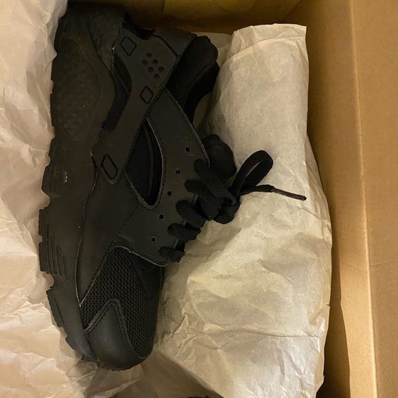 Size 5Y Nike huarache black - Picture 6 of 6